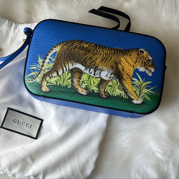 Shop by confidence - Picture 2 of 4